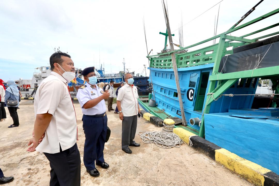 Handover ceremony of APMM vessel deprives of rights to CTP UMK